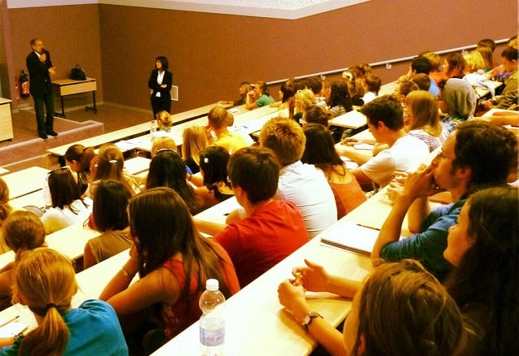 Etudes de médecine : de nouvelles voies pour intégrer la 2ème année sans le concours