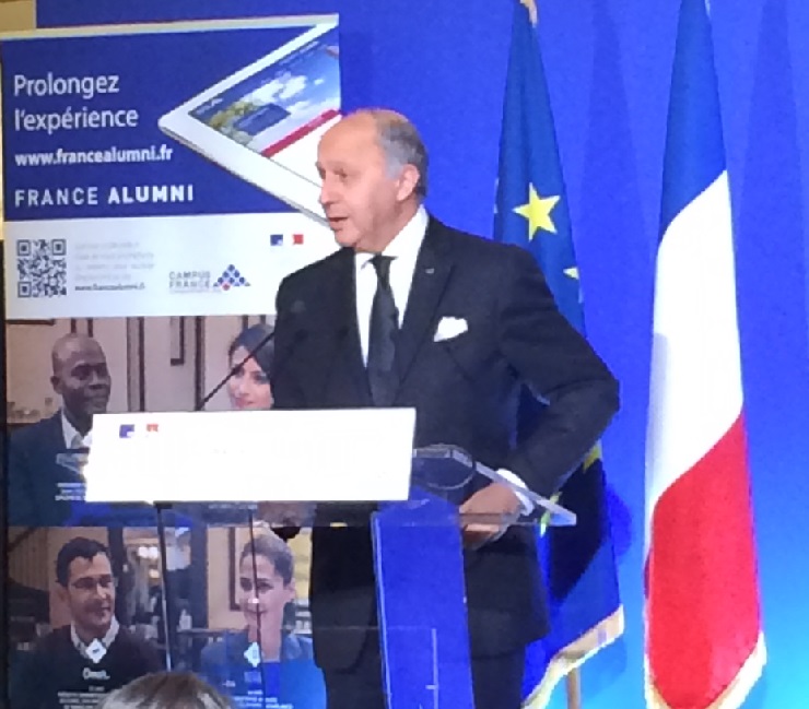 « France Alumni » : un réseau social pour les étudiants étrangers formés en France