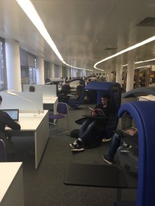 CZ4BLAyWAAAVU6i.jpg large