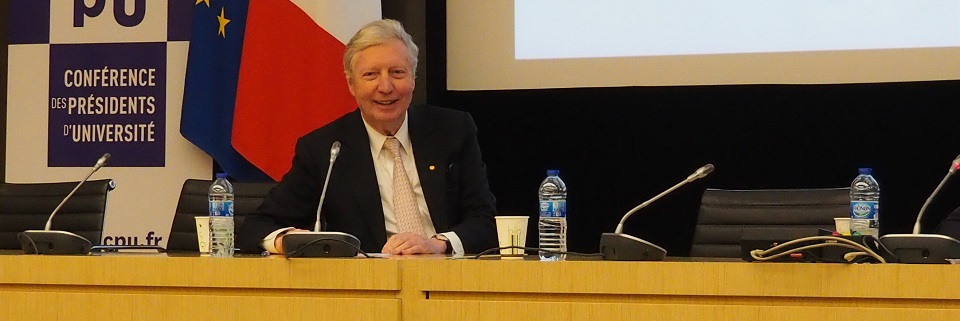 « Revaloriser les carrières de nos jeunes chercheurs » : une nécessité pour Jules Hoffmann, prix Nobel de médecine