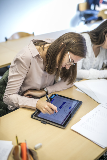 Enquête sur les pratiques universitaires pendant la crise et les innovations liées à celle-ci : les résultats de VP-NUM