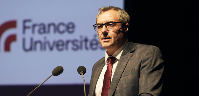  » Nous demandons une véritable politique universitaire en France « . Guillaume Gellé