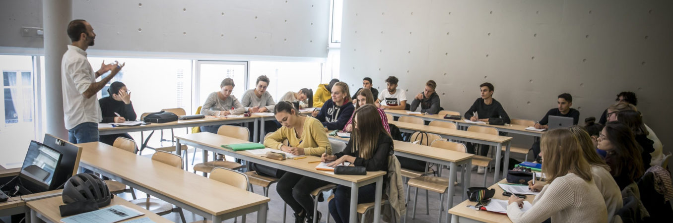 Projet de loi de finances 2024 : les universités vont-elles être obligées de sacrifier certaines de leurs missions ?