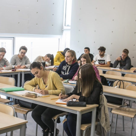 Projet de loi de finances 2024 : les universités vont-elles être obligées de sacrifier certaines de leurs missions ?